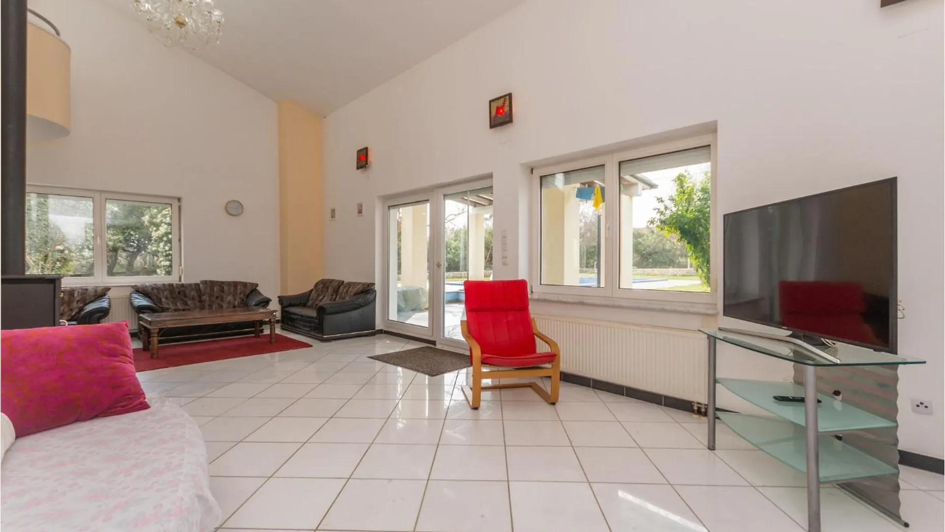 5 Bedroom Awesome Home In Rastane Donje Donje Rastane Holiday home